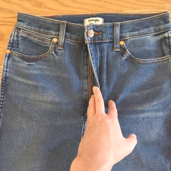 NWOT Wrangler Wriggler High Rise Skinny Jeans, Size 29 - Picture 5 of 12